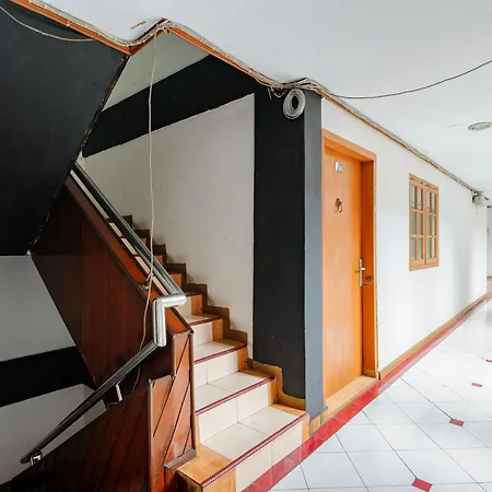 RedDoorz Plus near RSCM Jakarta-2